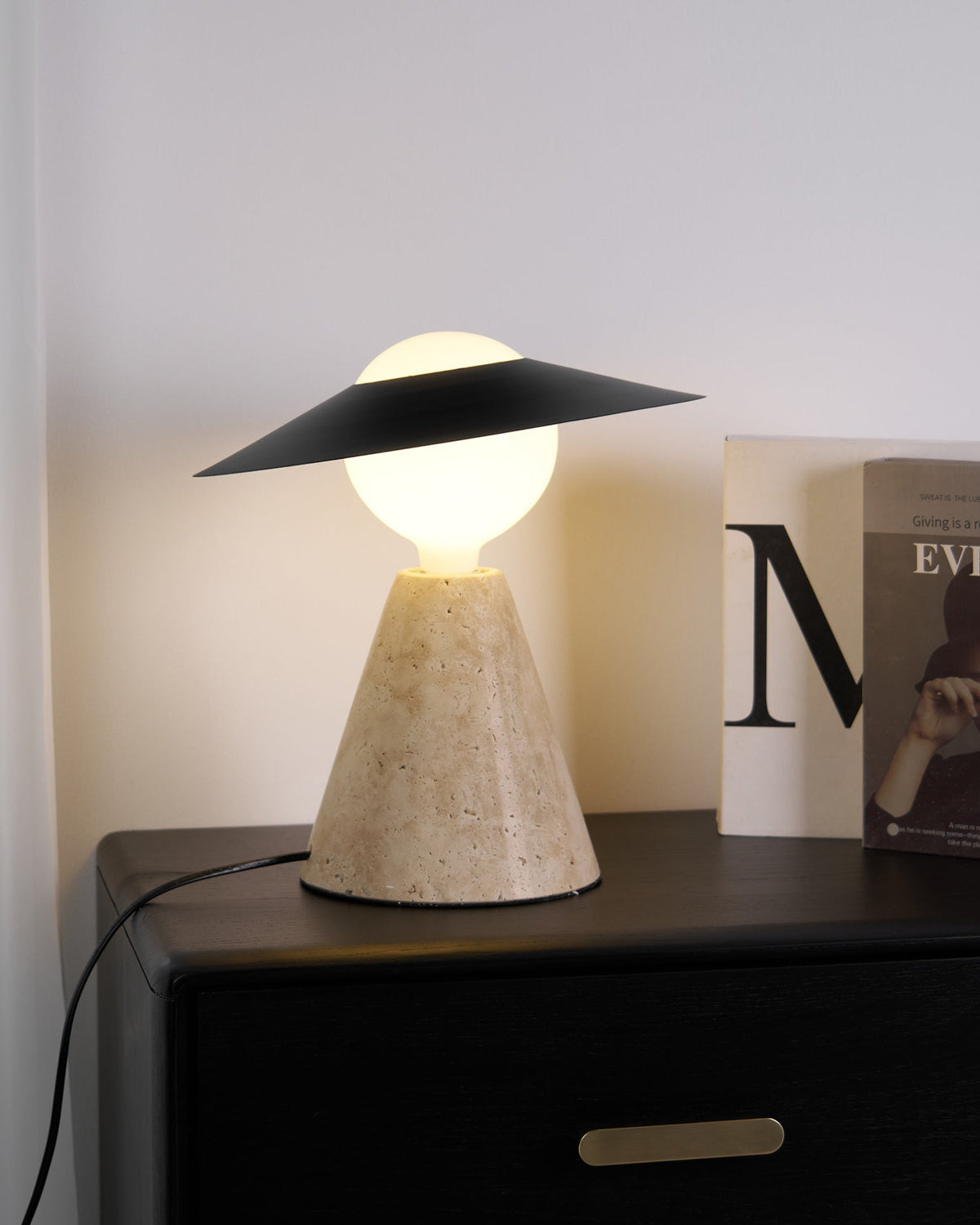 Elaalise lampă de masă