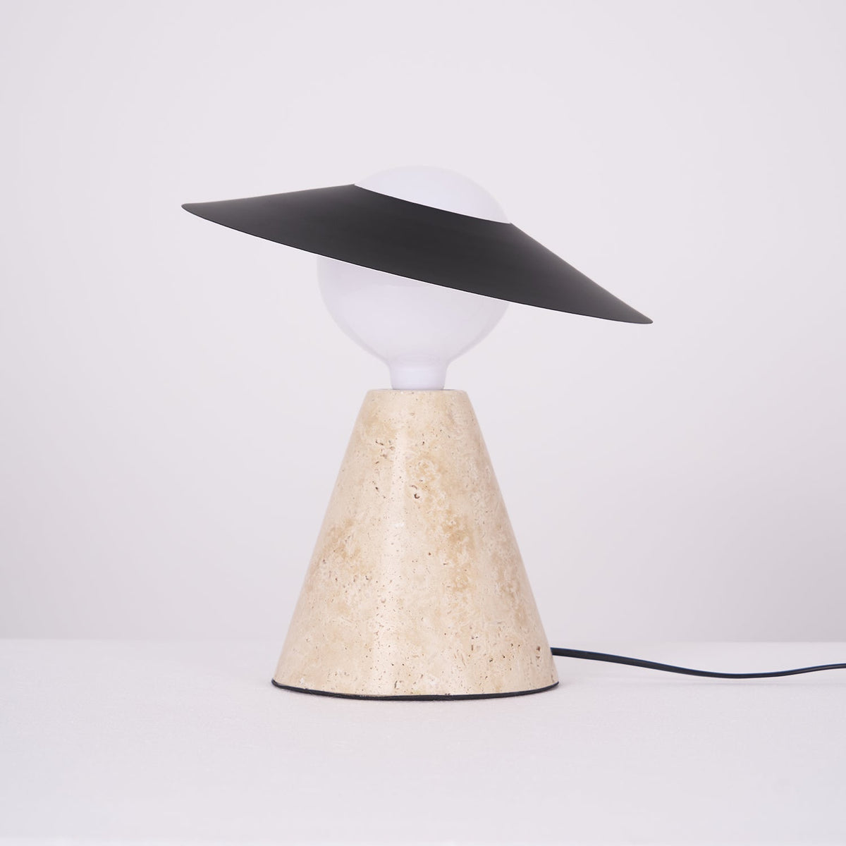 Elaalise lampă de masă