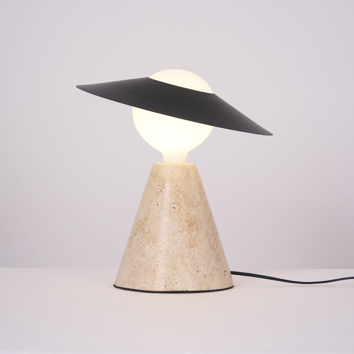 Elaalise lampă de masă