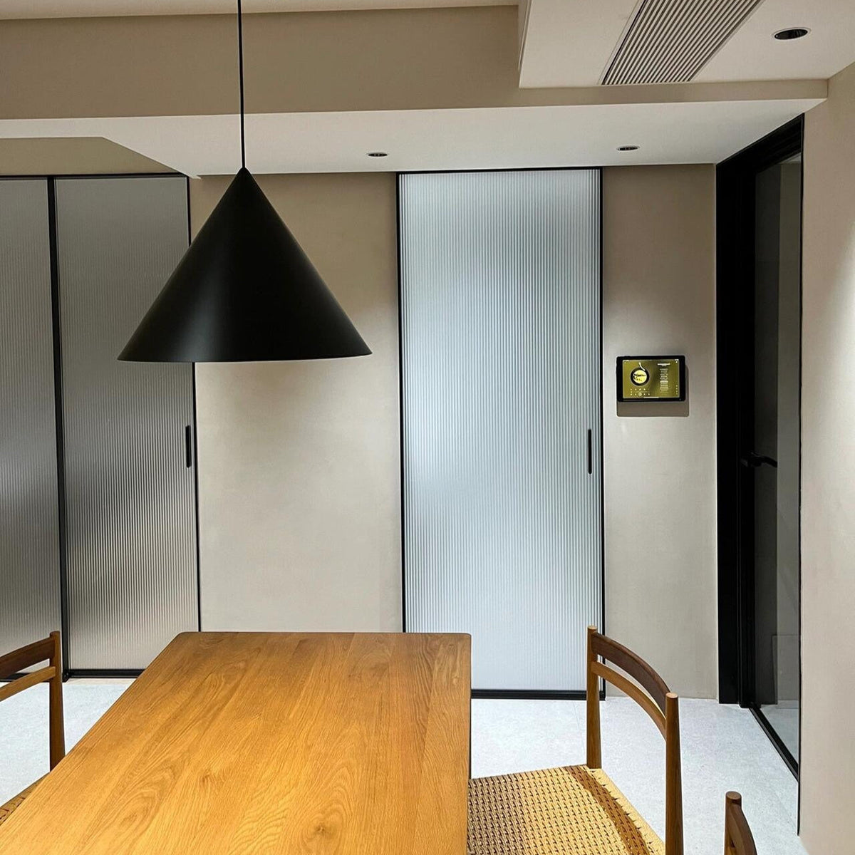 Caeluvyu lampă suspendată din metal, modernă, minimalistă, închisă