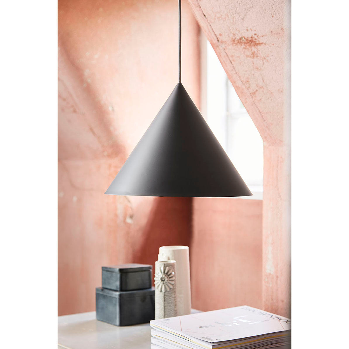 Caeluvyu lampă suspendată din metal, modernă, minimalistă, închisă