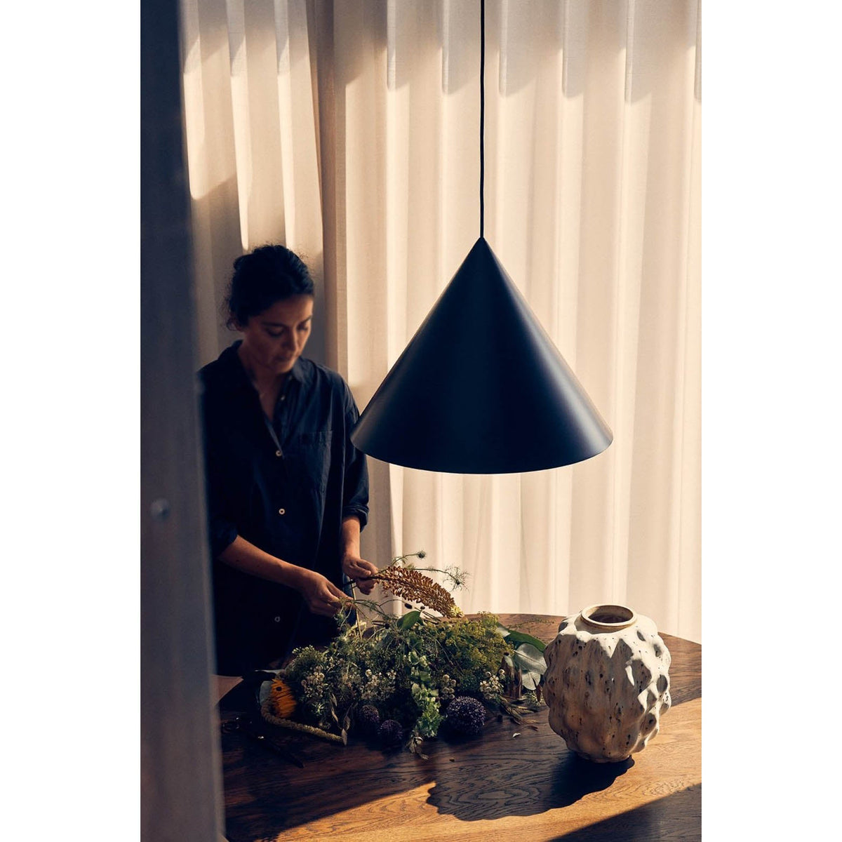 Caeluvyu lampă suspendată din metal, modernă, minimalistă, închisă