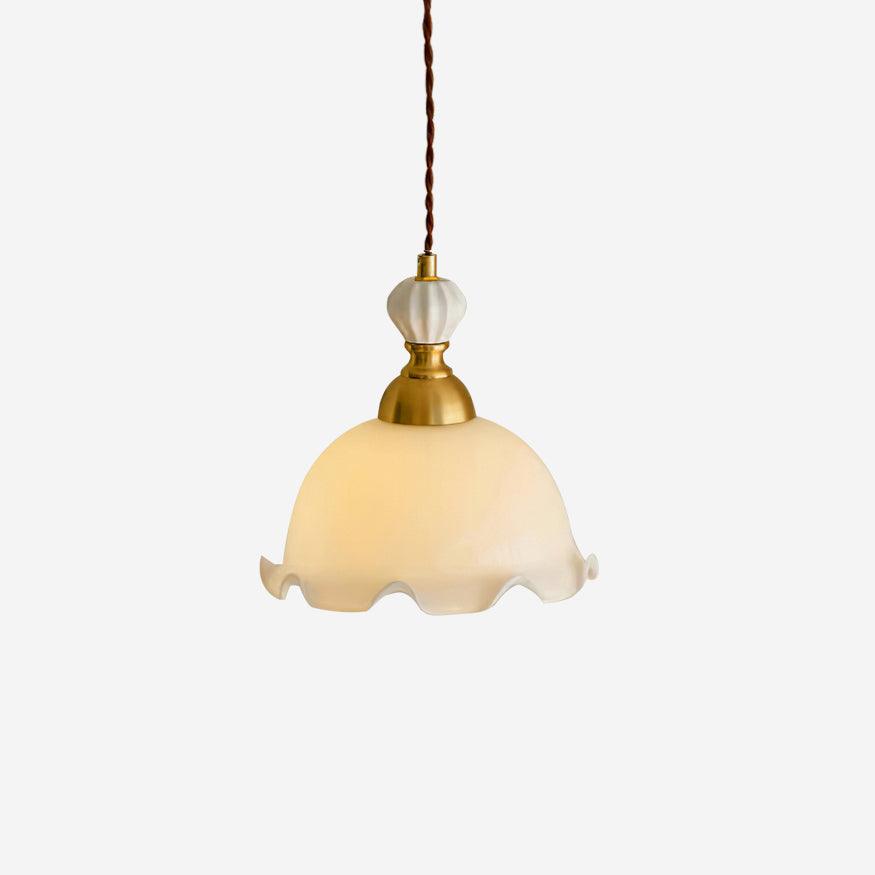 Lampă suspendată cu abajur din sticlă cu margini ondulate, lumină difuză, stil vintage romantic