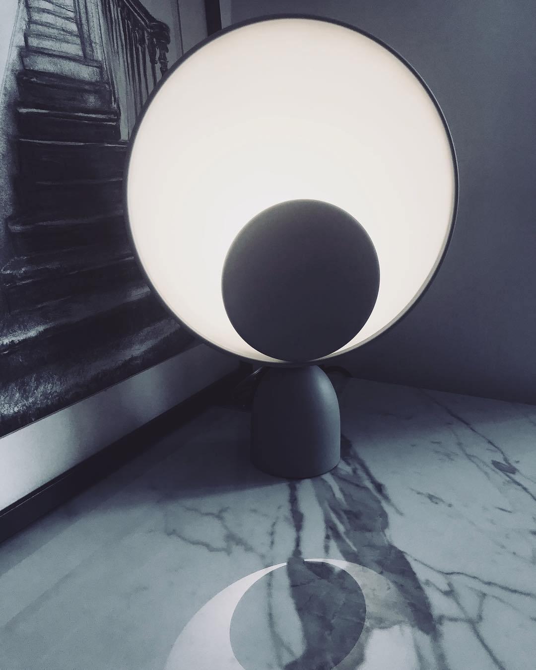 Prynd lampă de masă modernă