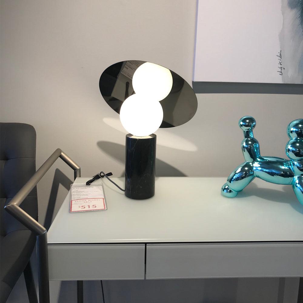 Dila lampă de masă minimalistă din marmură