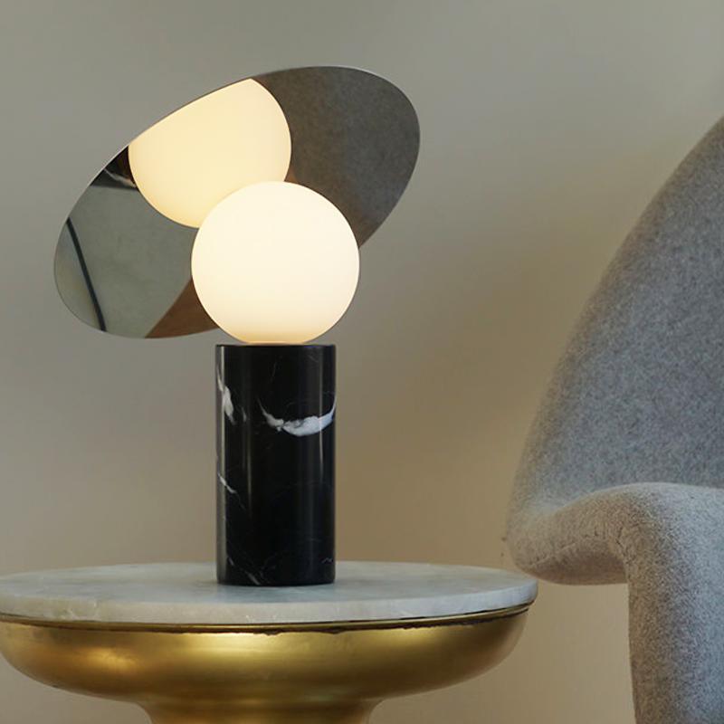 Dila lampă de masă minimalistă din marmură