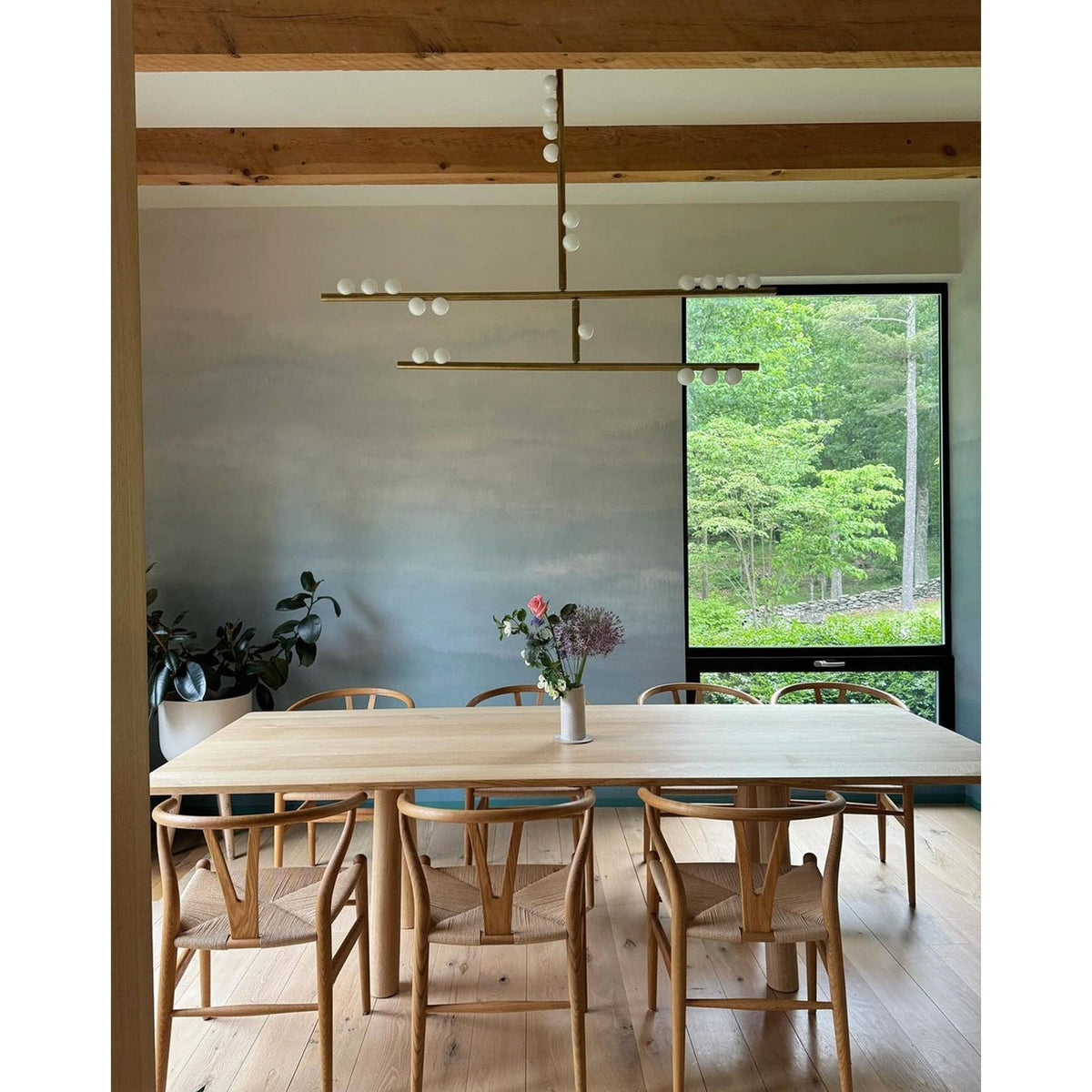 Rivoian candelabru