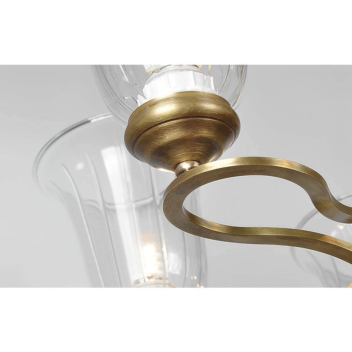 Avenorissa candelabru