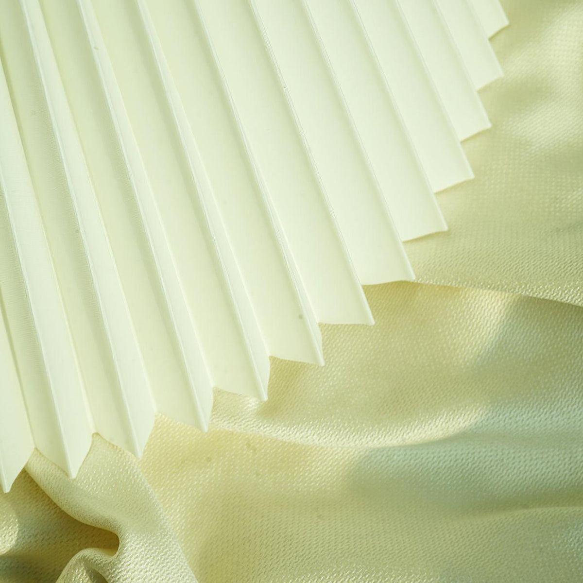 Linorelia lampă de masă modernă cu abajur textil