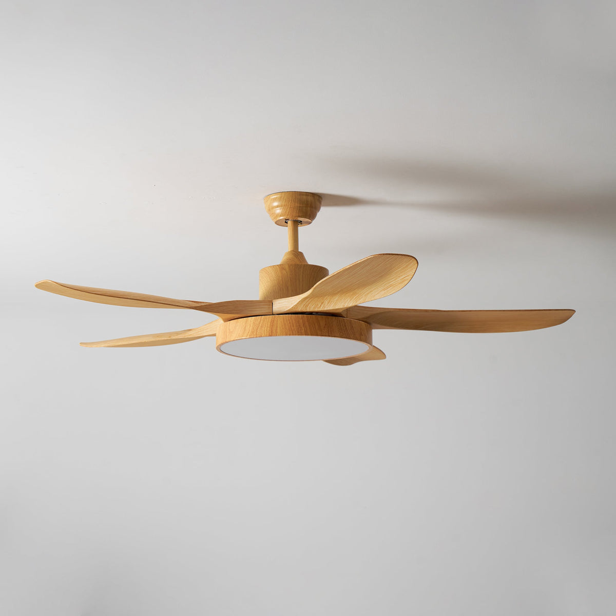Teriinena ventilator de tavan cu lumină