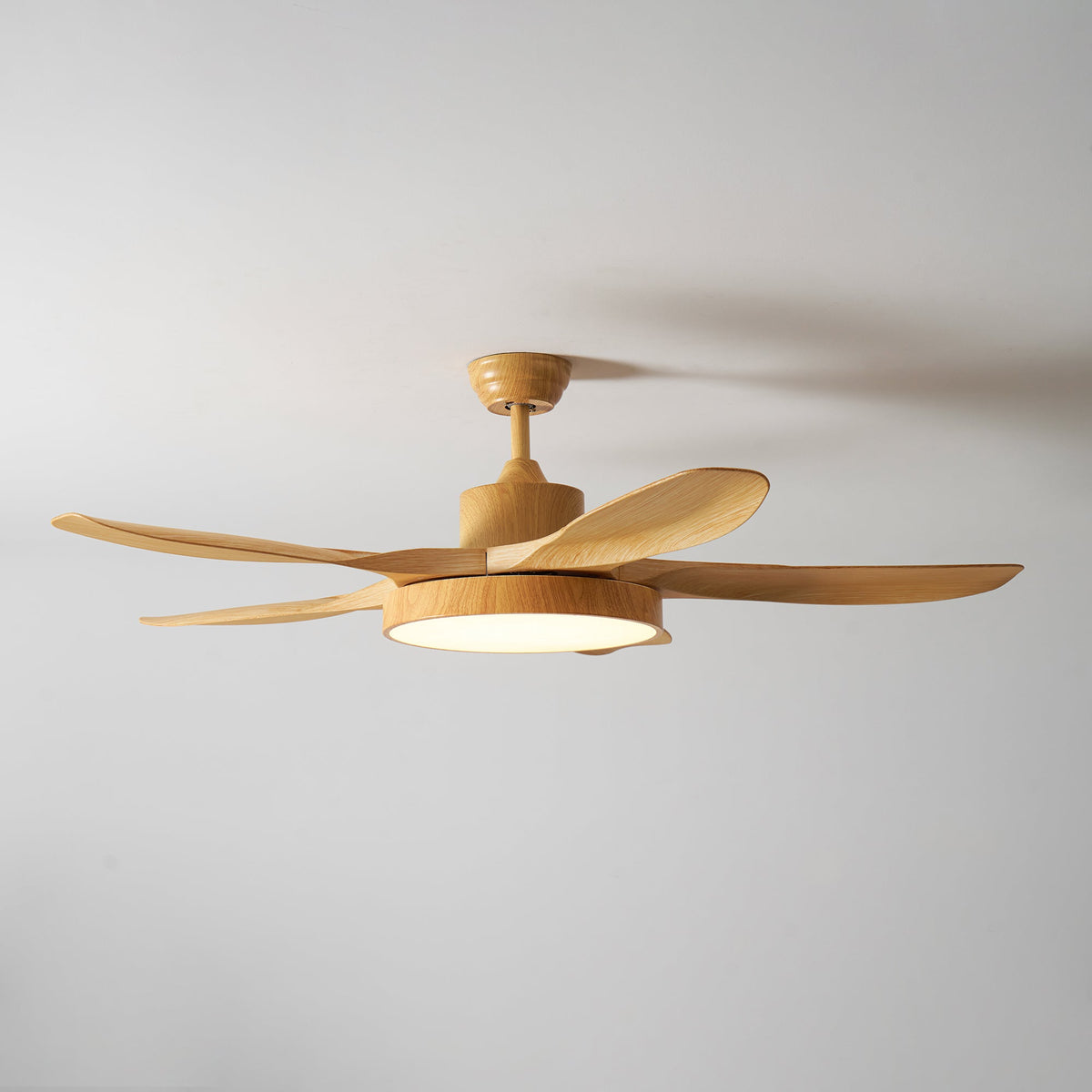 Teriinena ventilator de tavan cu lumină
