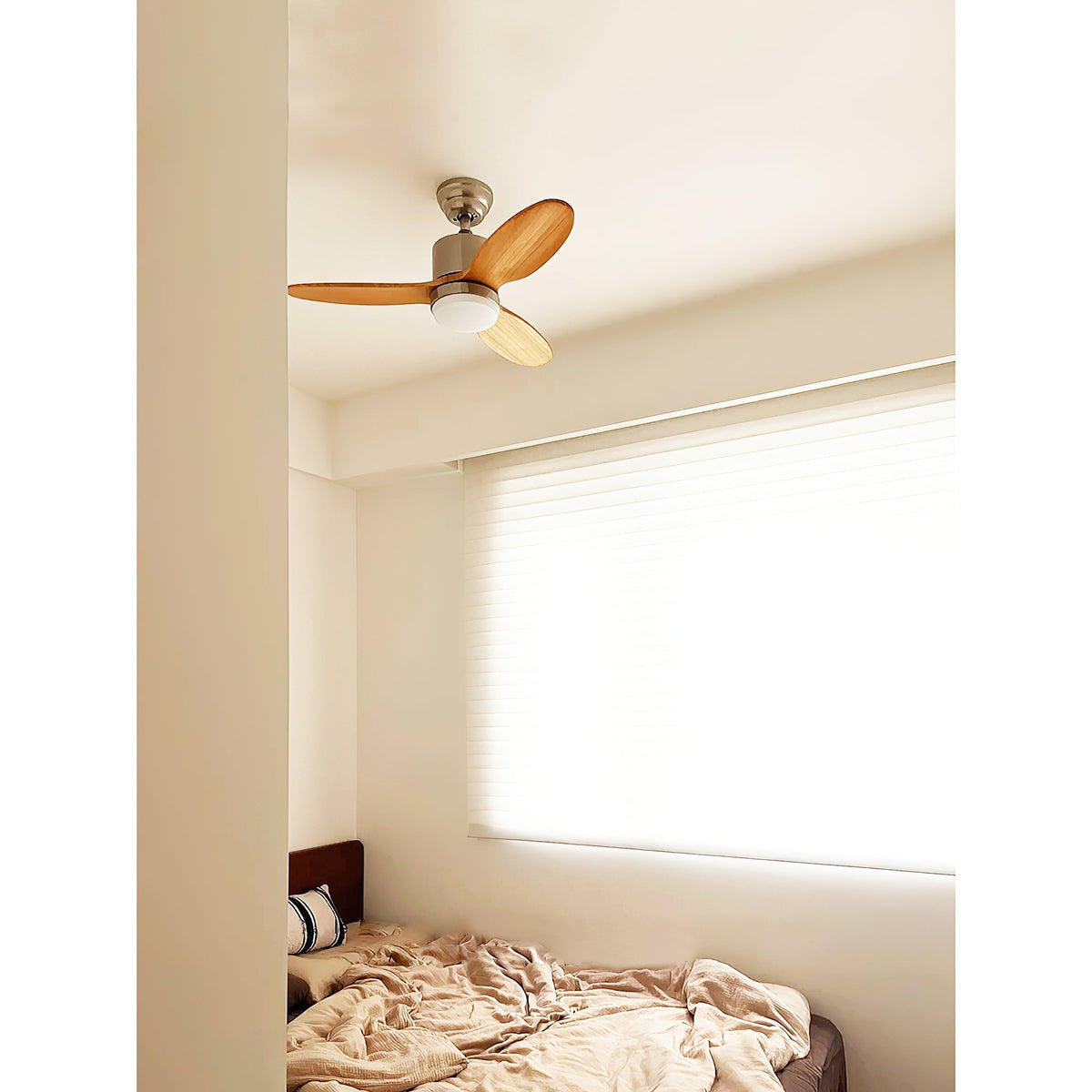 Rivaraine ventilator de tavan cu lumină