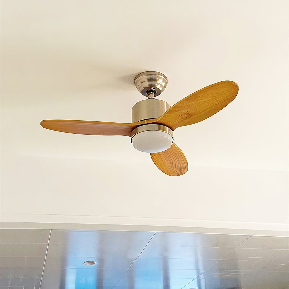 Rivaraine ventilator de tavan cu lumină