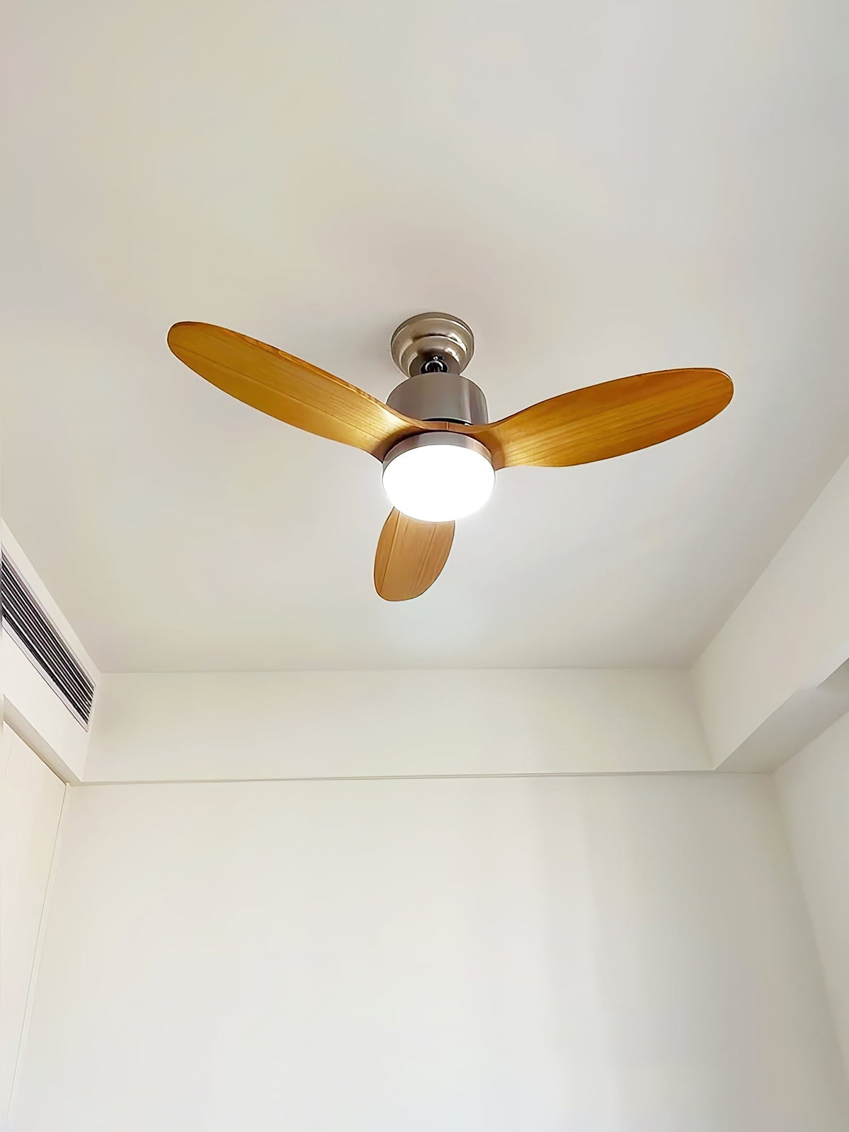 Rivaraine ventilator de tavan cu lumină
