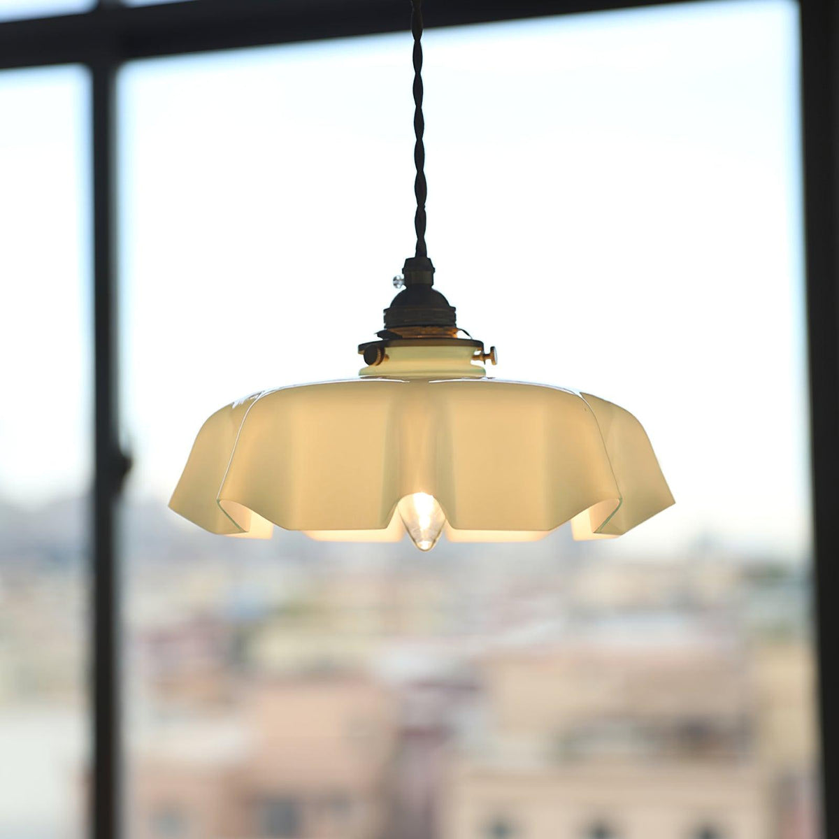 Civen lampă suspendată, rustică, cu margine ondulată