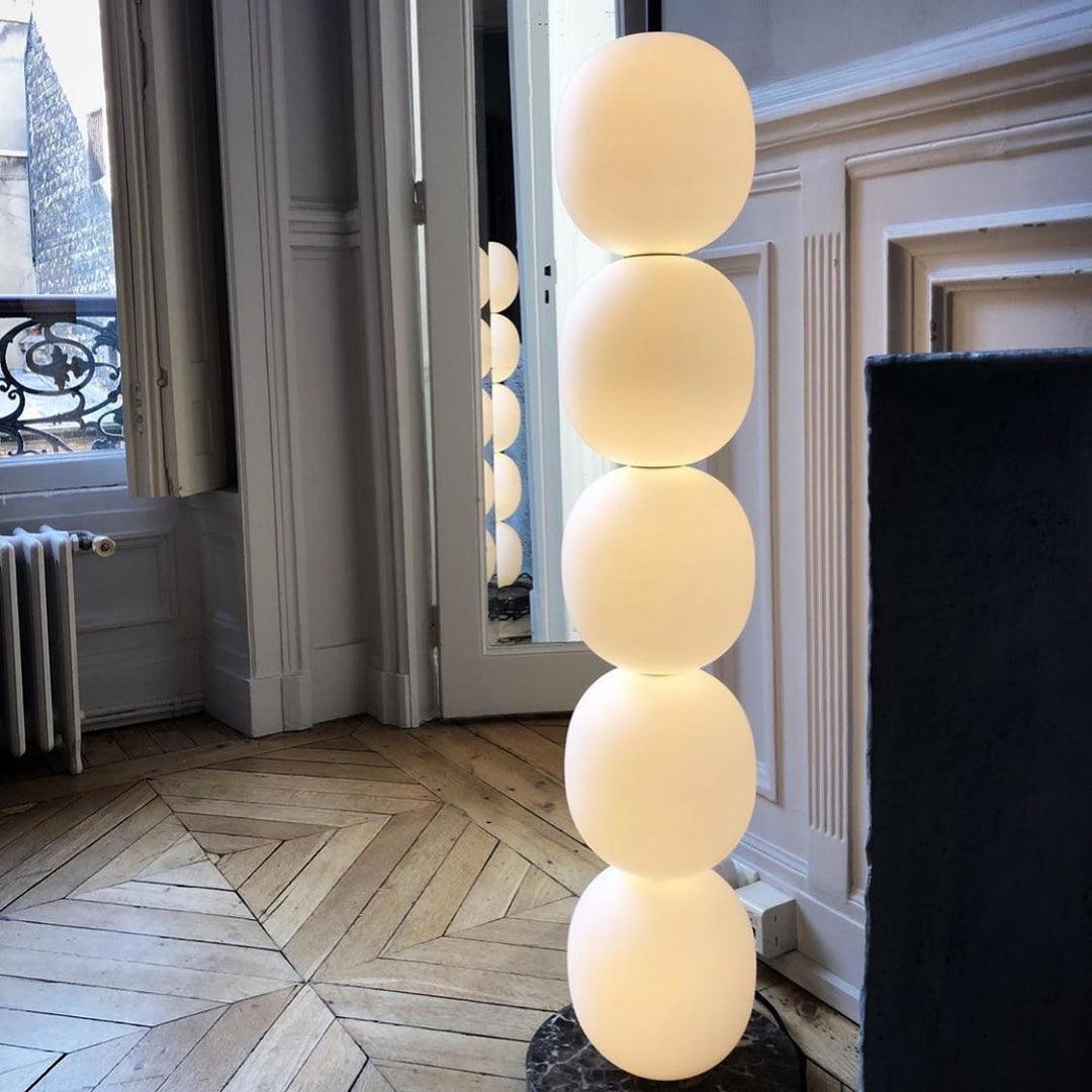 Ceni lampadar minimalist din marmură