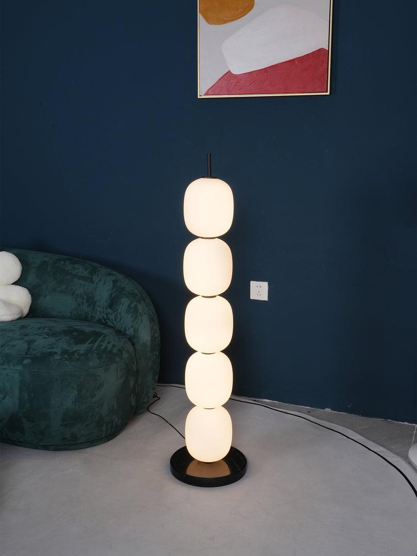Ceni lampadar minimalist din marmură