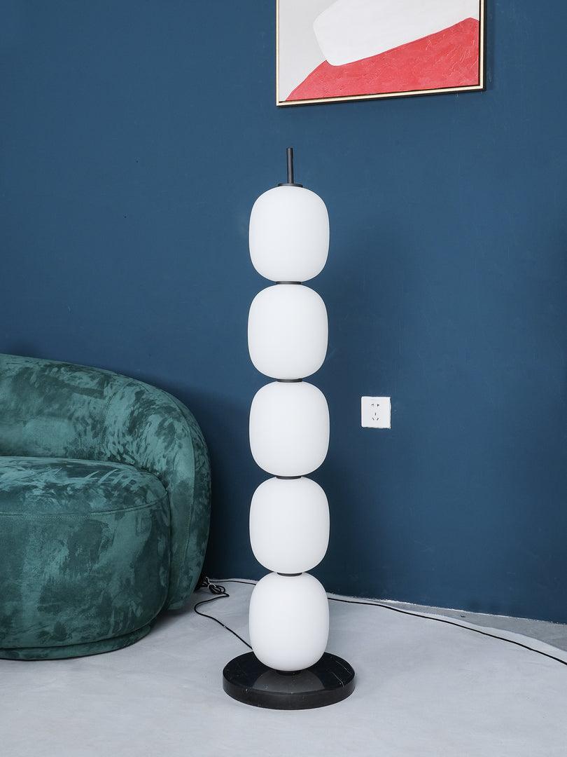 Ceni lampadar minimalist din marmură