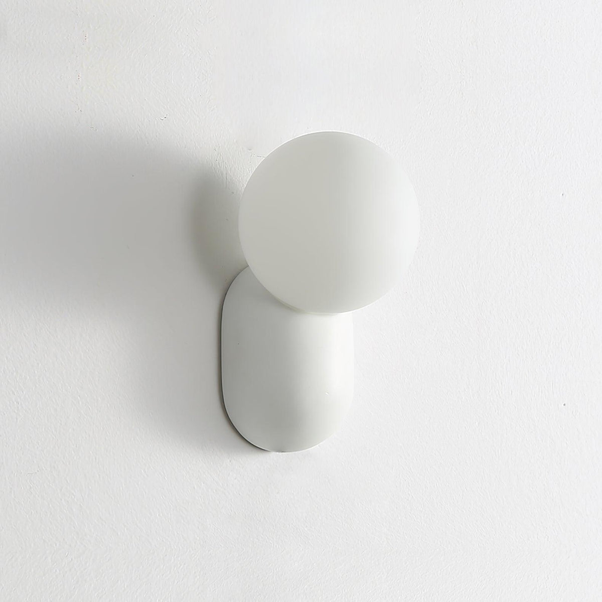 Nelo aplică de perete, minimalistă, cu glob