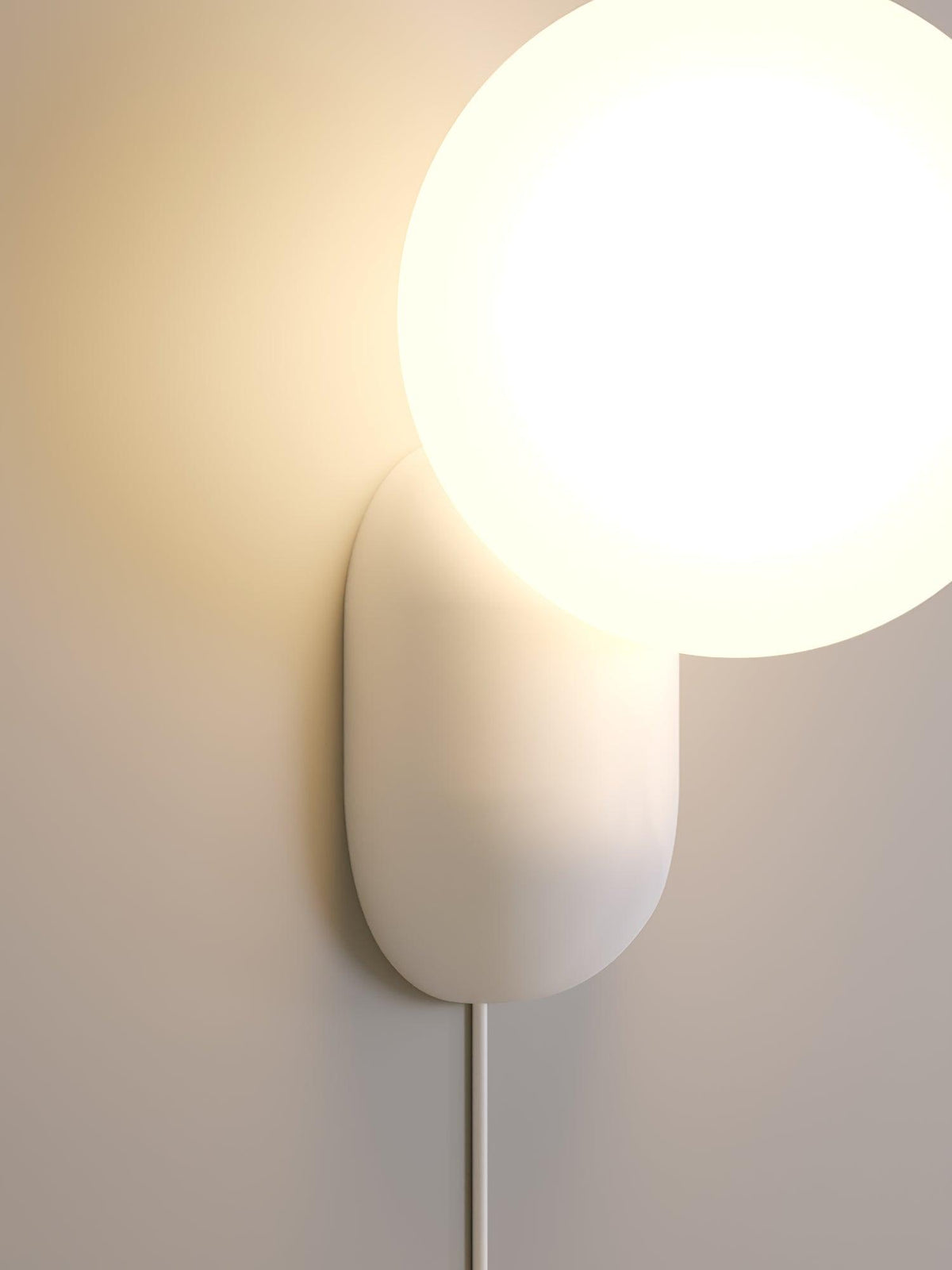Nelo aplică de perete, minimalistă, cu glob