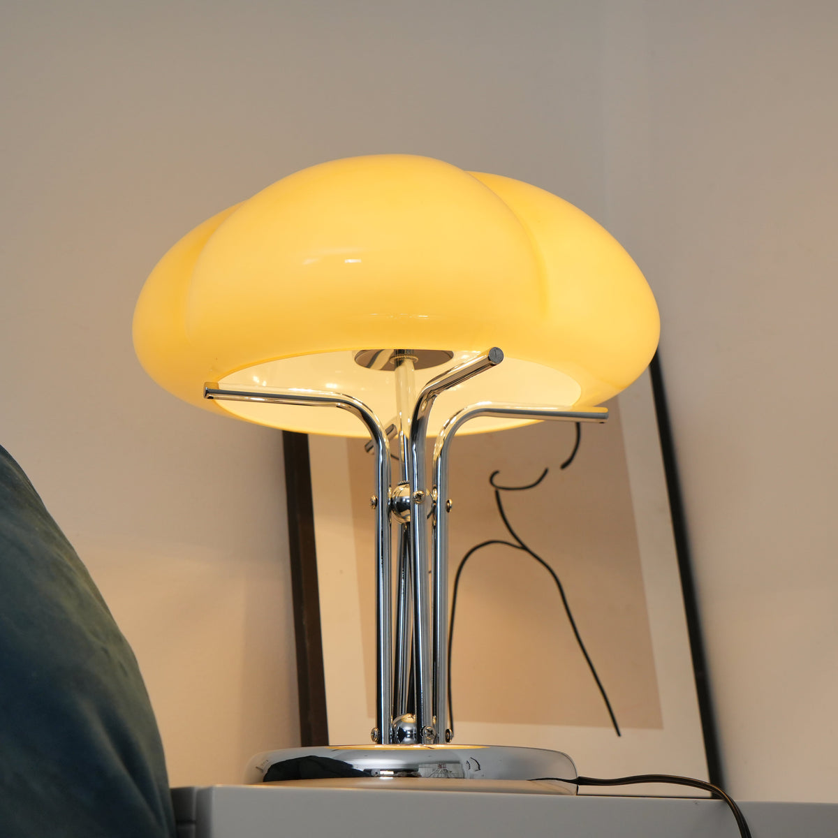 Rivenella lampă de masă
