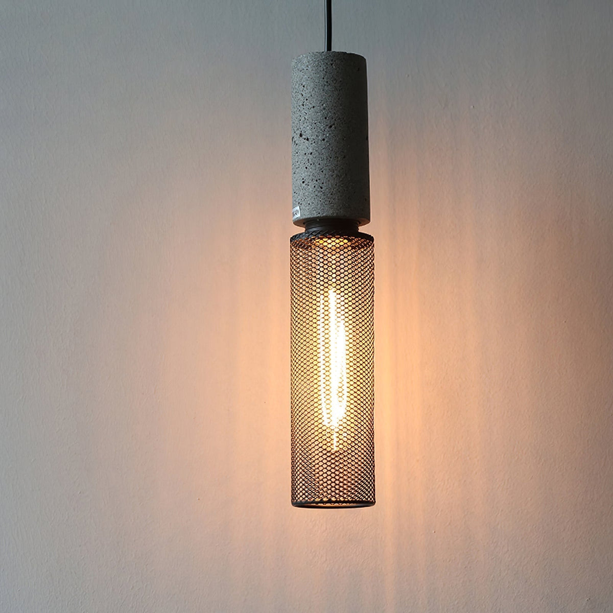 Lumeraine Cement Mesh lampă suspendată