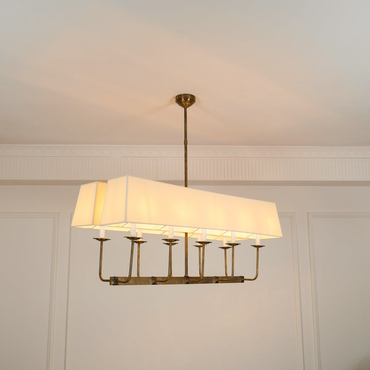 Avenerira candelabru liniar