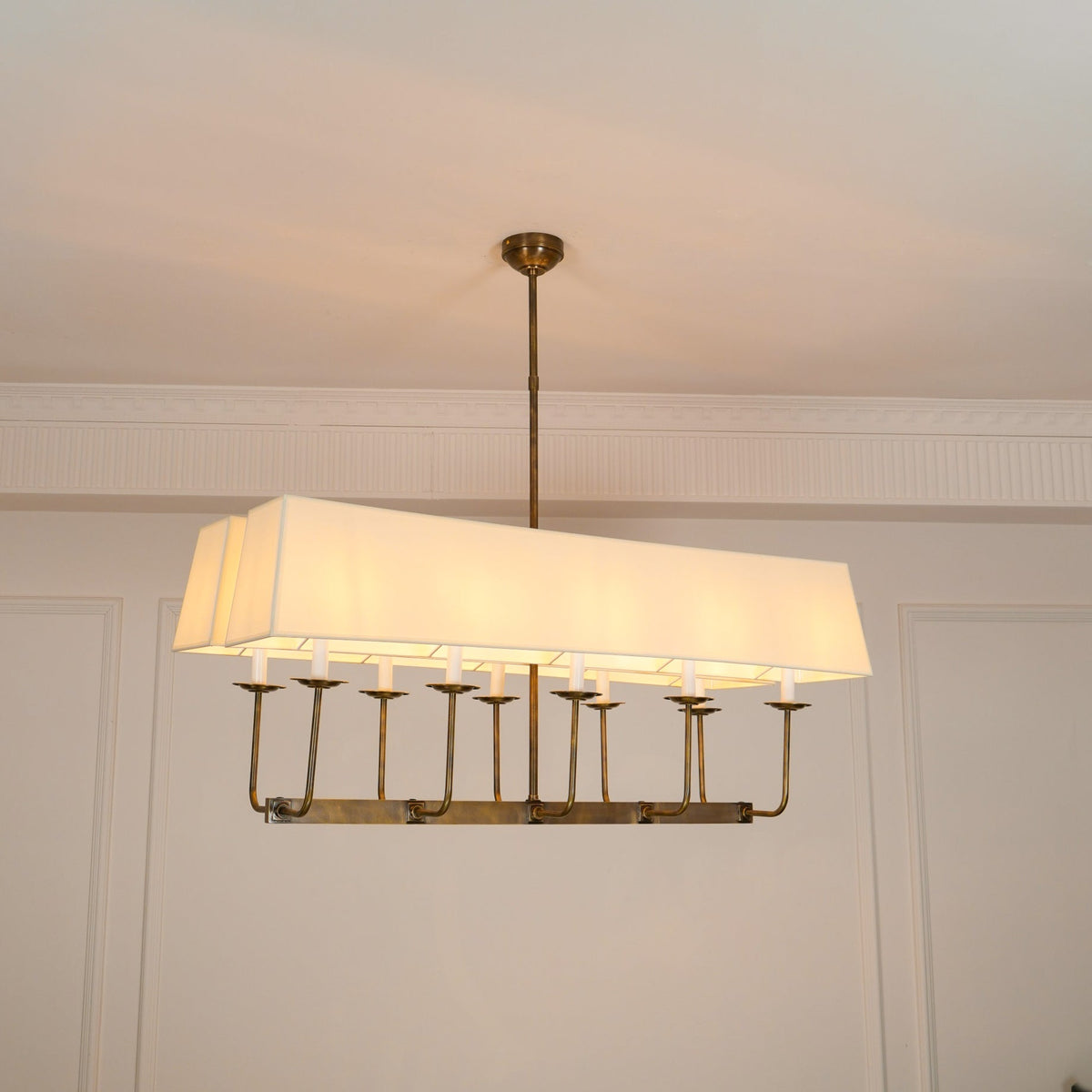 Avenerira candelabru liniar