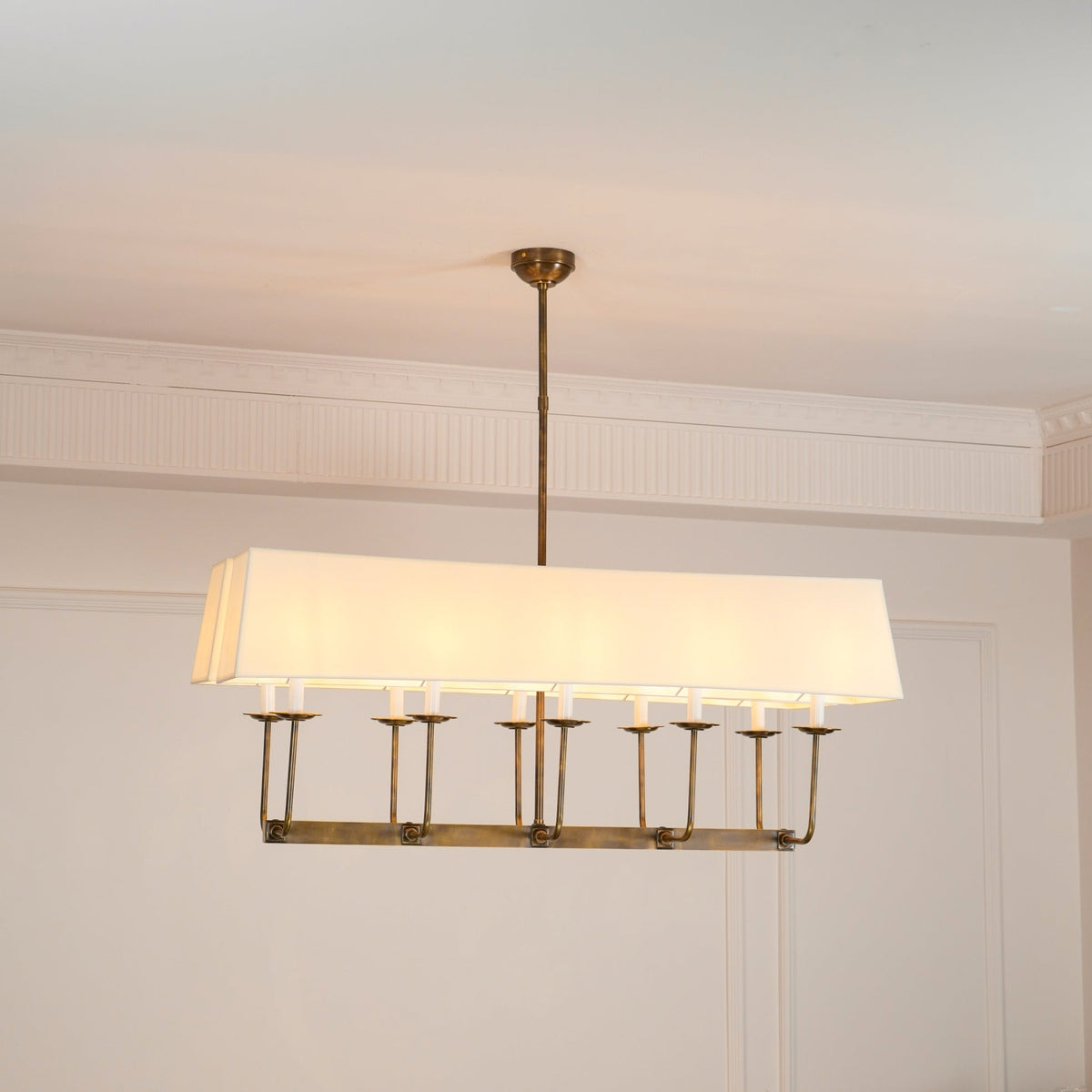 Avenerira candelabru liniar