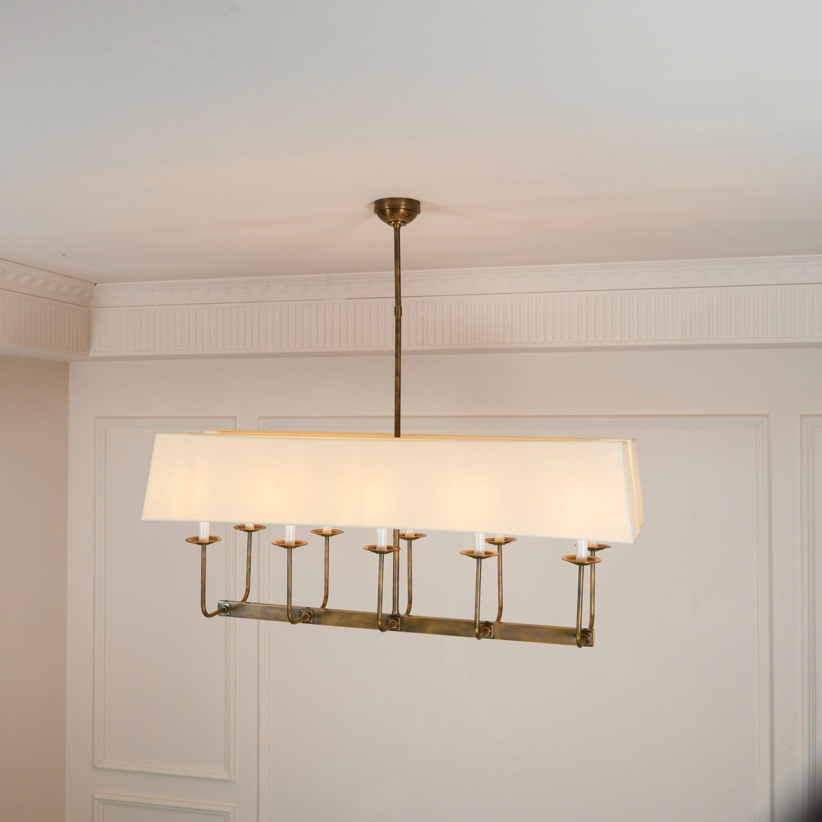 Avenerira candelabru liniar