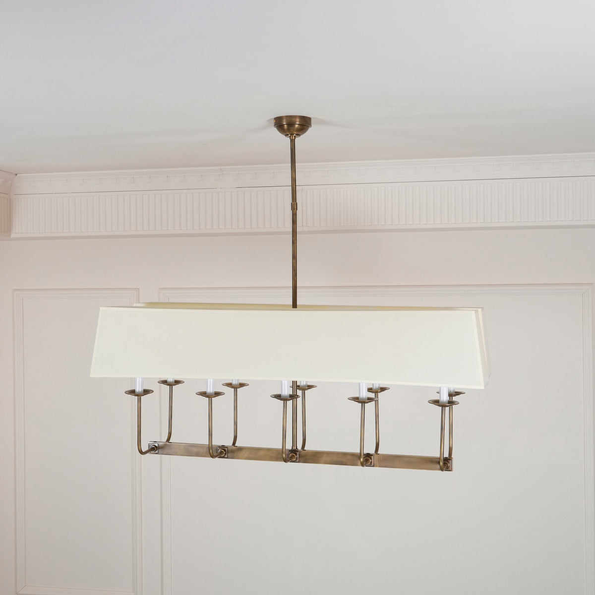 Avenerira candelabru liniar
