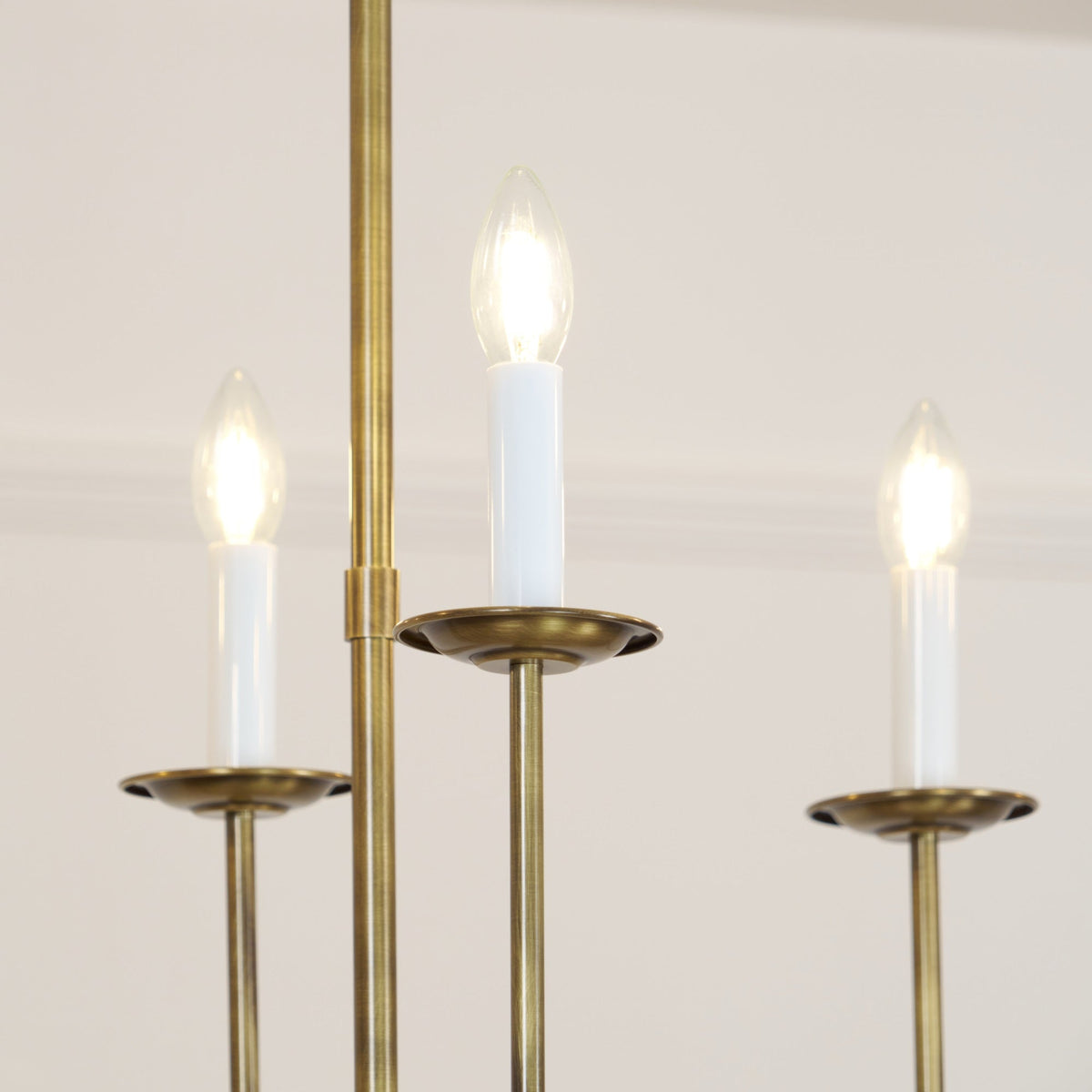 Avenerira candelabru liniar
