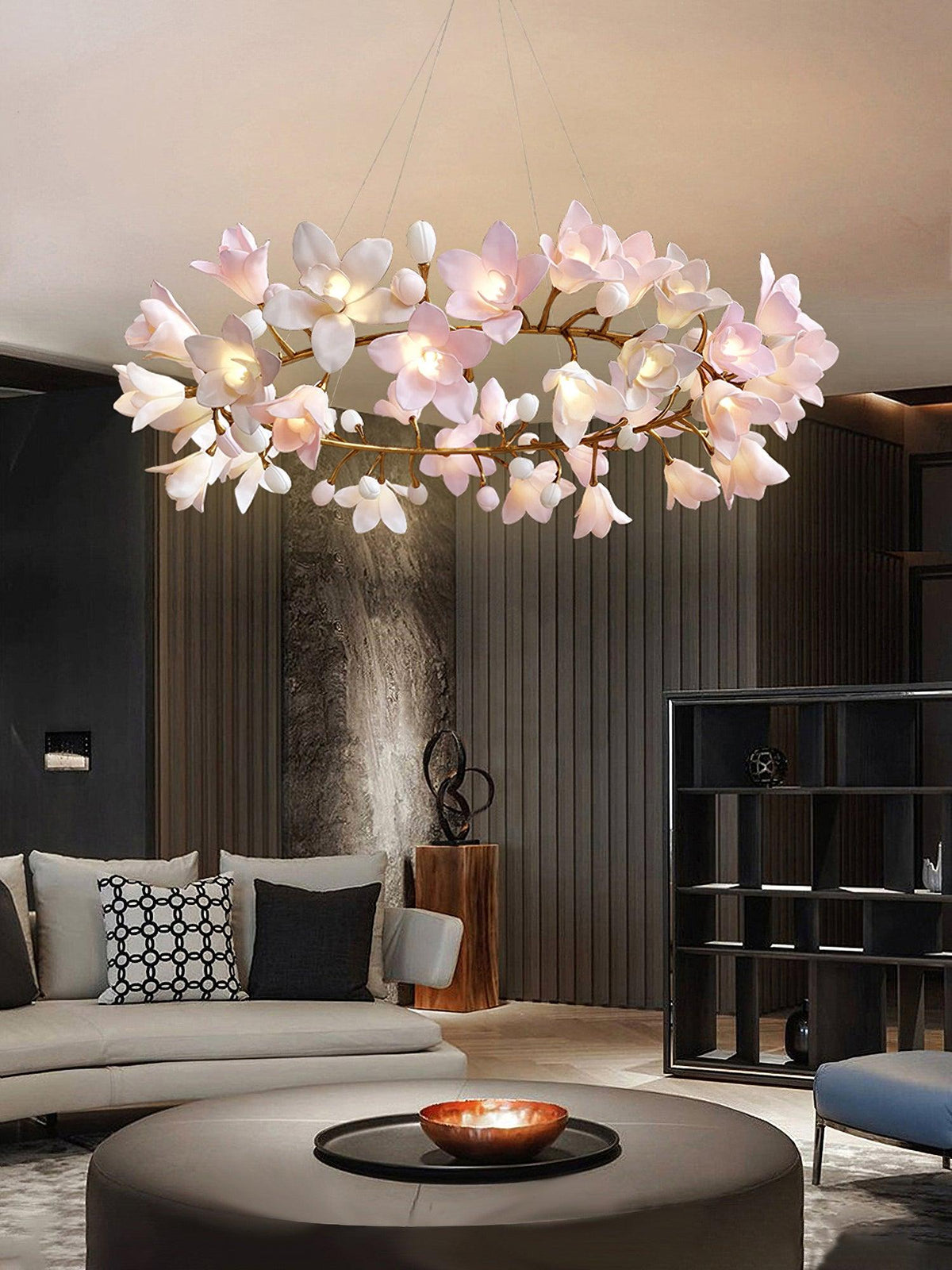 Elemu candelabru din alamă cu flori ceramice
