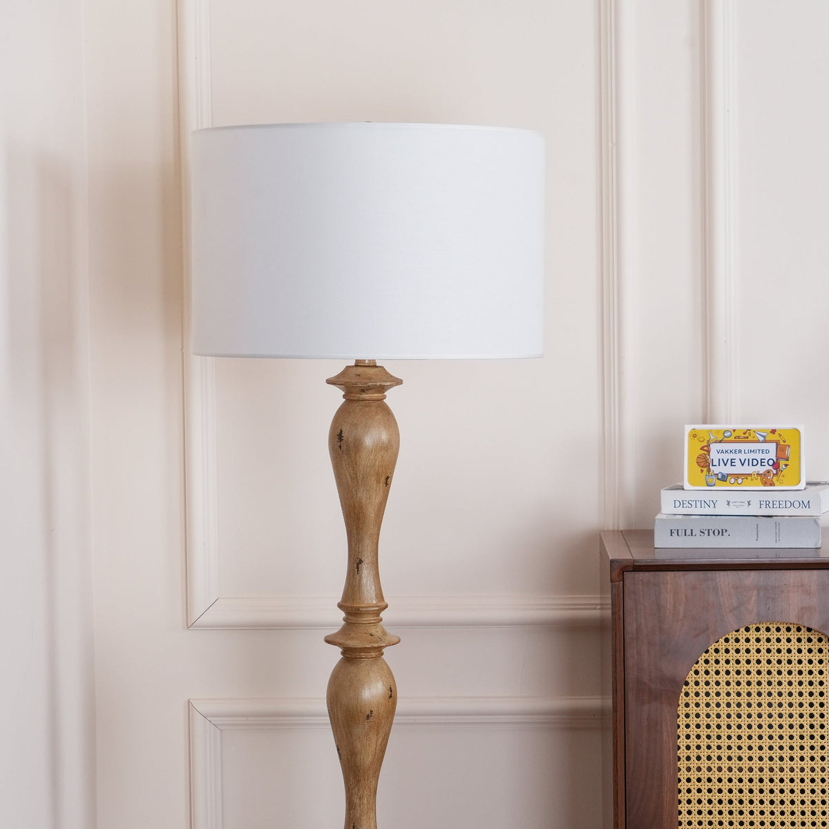 Lampadar cu efect de lemn de coastă