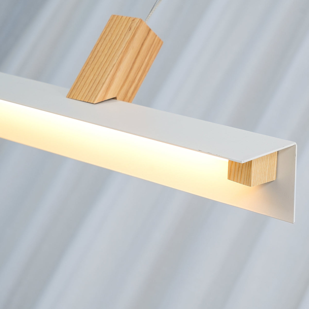 Linea lampă suspendată minimalistă din lemn