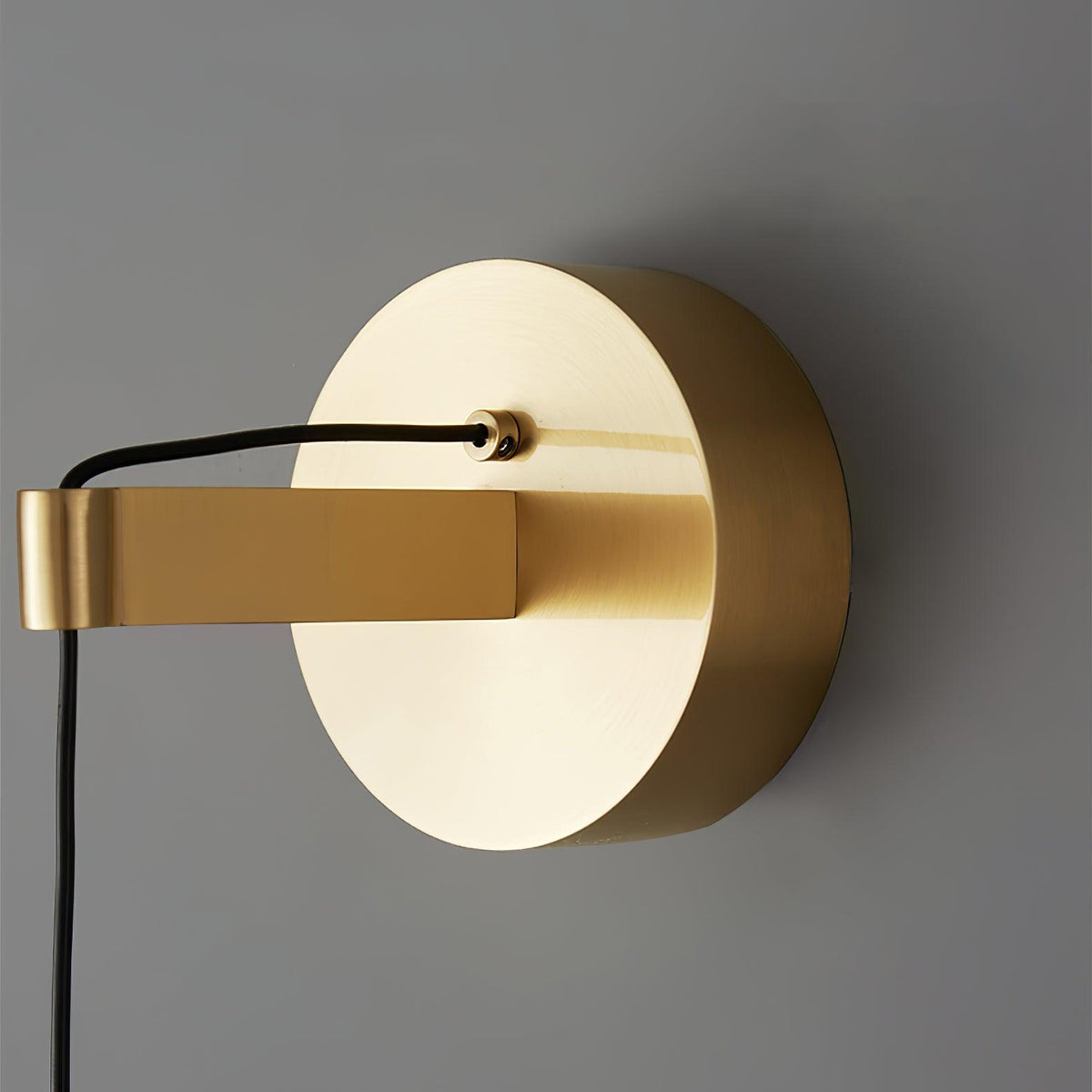 Dava aplică de perete din cristal, modernă, minimalistă, conică