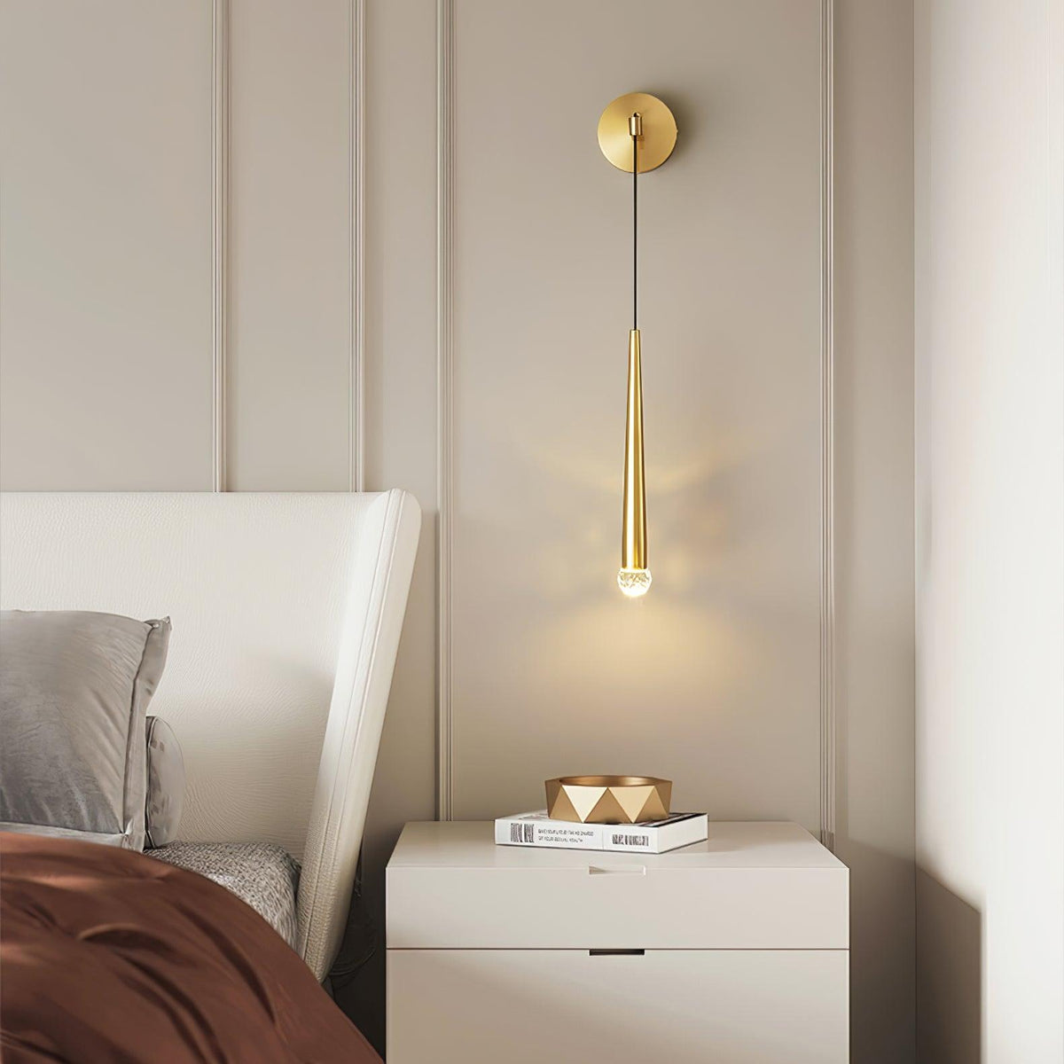 Dava aplică de perete din cristal, modernă, minimalistă, conică