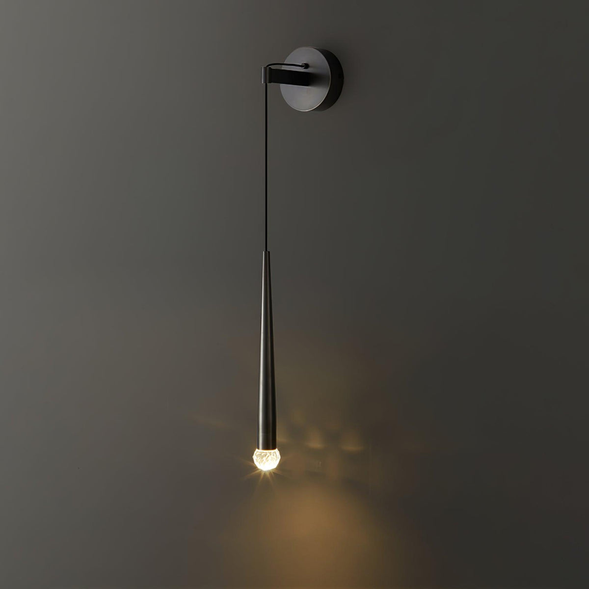 Dava aplică de perete din cristal, modernă, minimalistă, conică