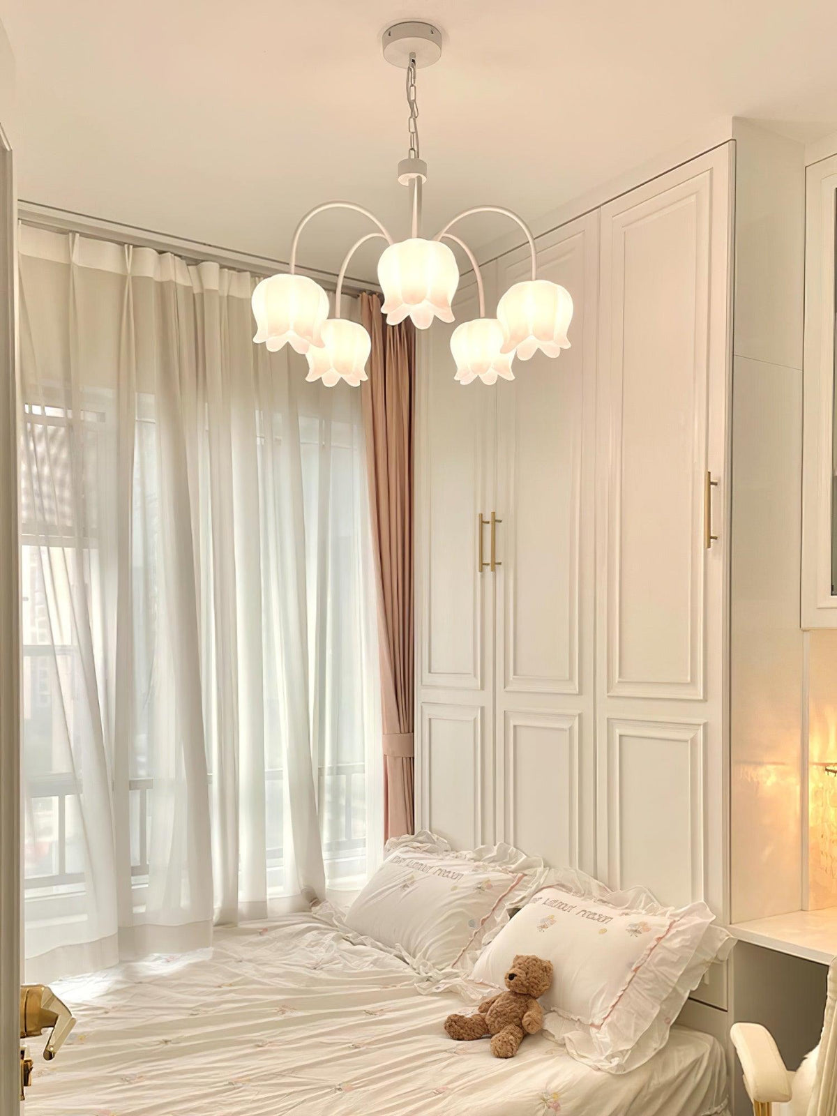 Veleissa candelabru alb, elegant, în formă de clopot, cu abajur, curbat, cu braț, floral