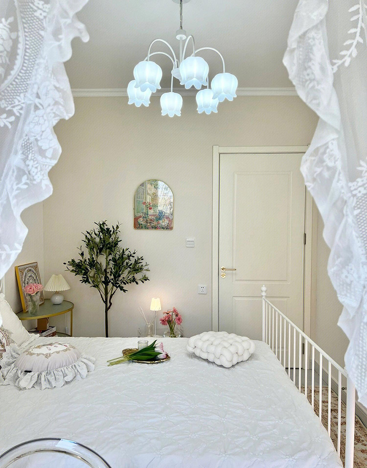 Veleissa candelabru alb, elegant, în formă de clopot, cu abajur, curbat, cu braț, floral