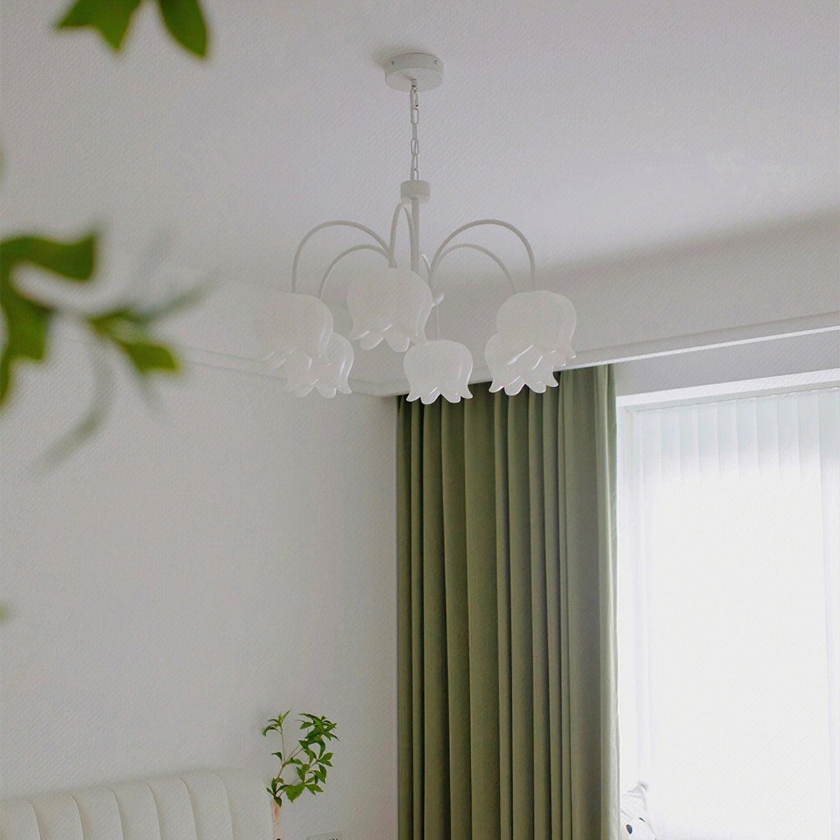 Veleissa candelabru alb, elegant, în formă de clopot, cu abajur, curbat, cu braț, floral
