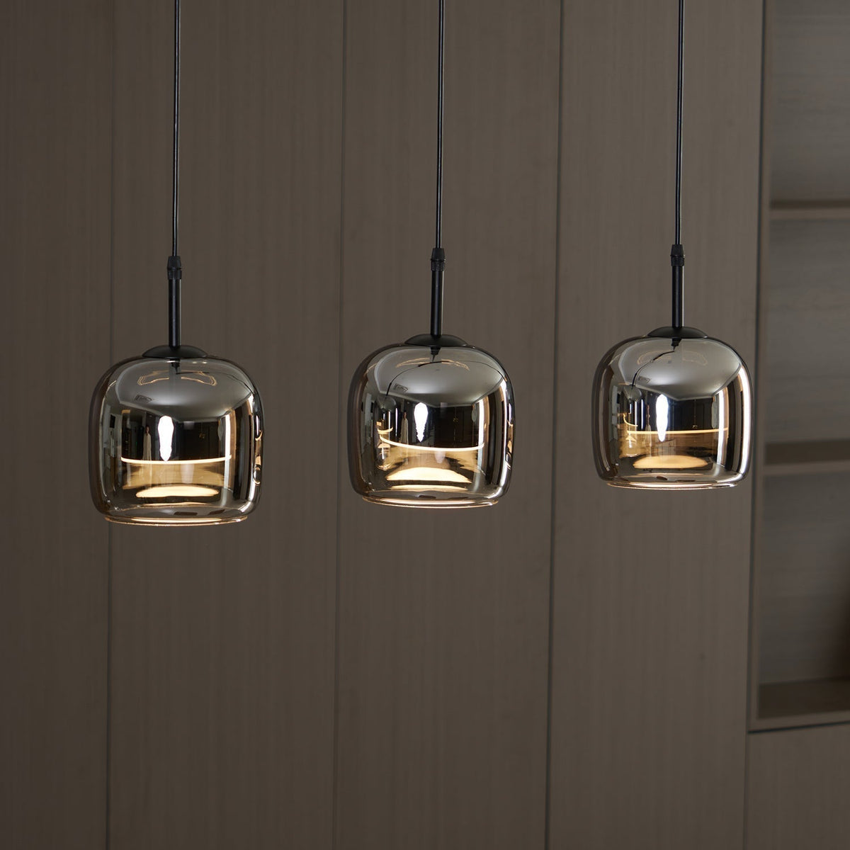 June lampă suspendată minimalistă din sticlă fumurie gri