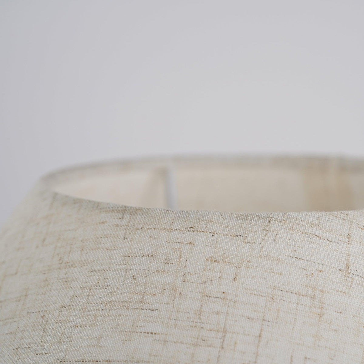Lumian lampă de masă din material textil și ceramică, rustică