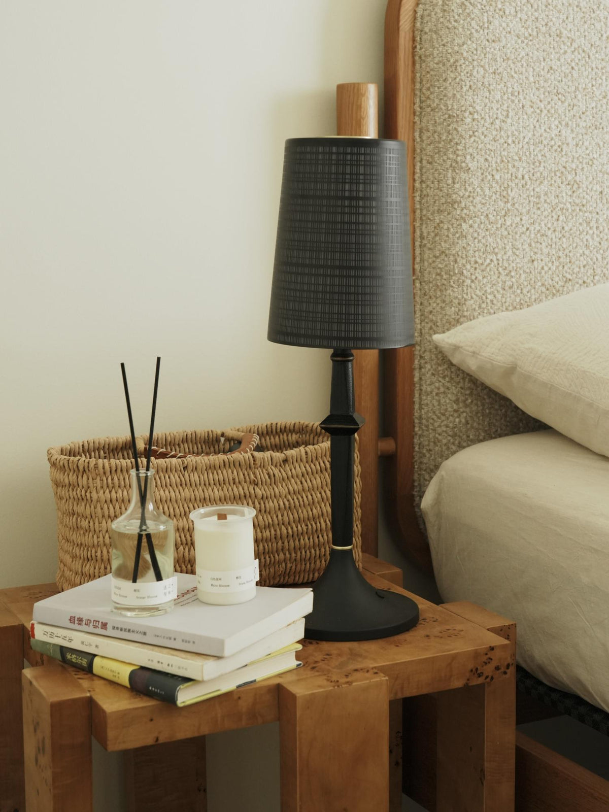 Karma Elvior lampă de masă din fier (cu baterie integrată)