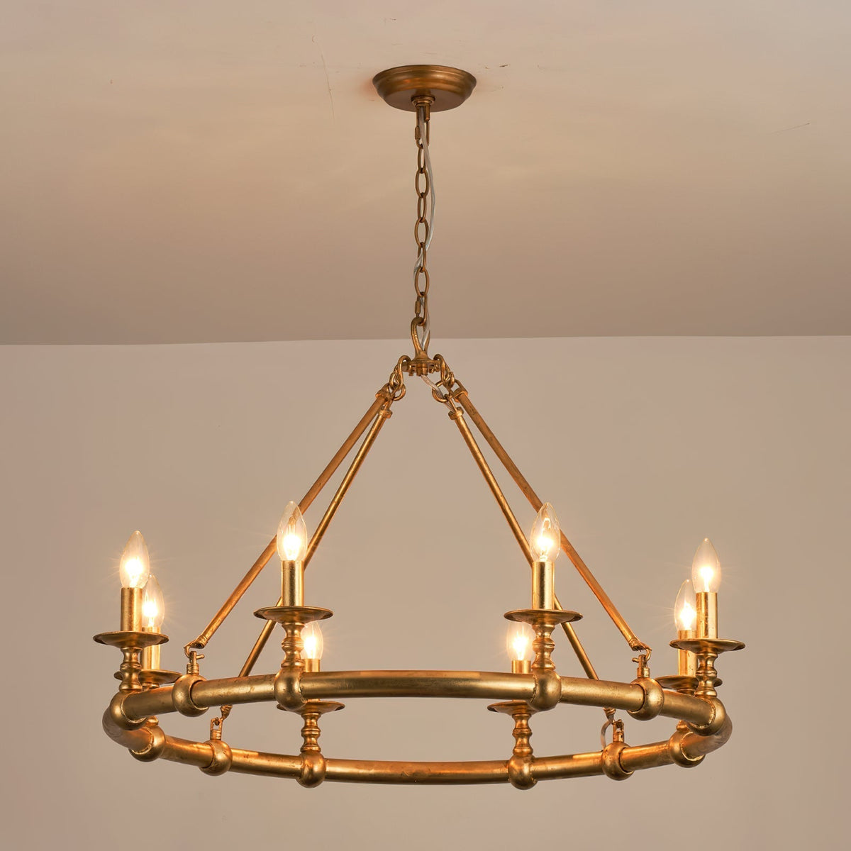 Elaineon candelabru