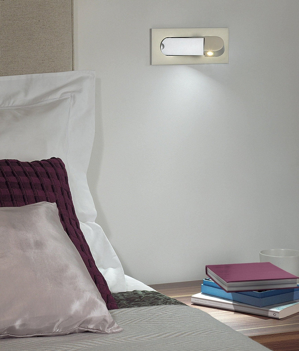 Lumisiella lampă de perete LED reglabilă modernă pentru citit lângă pat