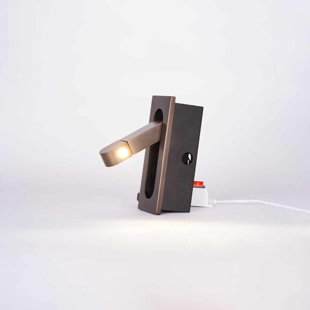 Lumisiella lampă de perete LED reglabilă modernă pentru citit lângă pat