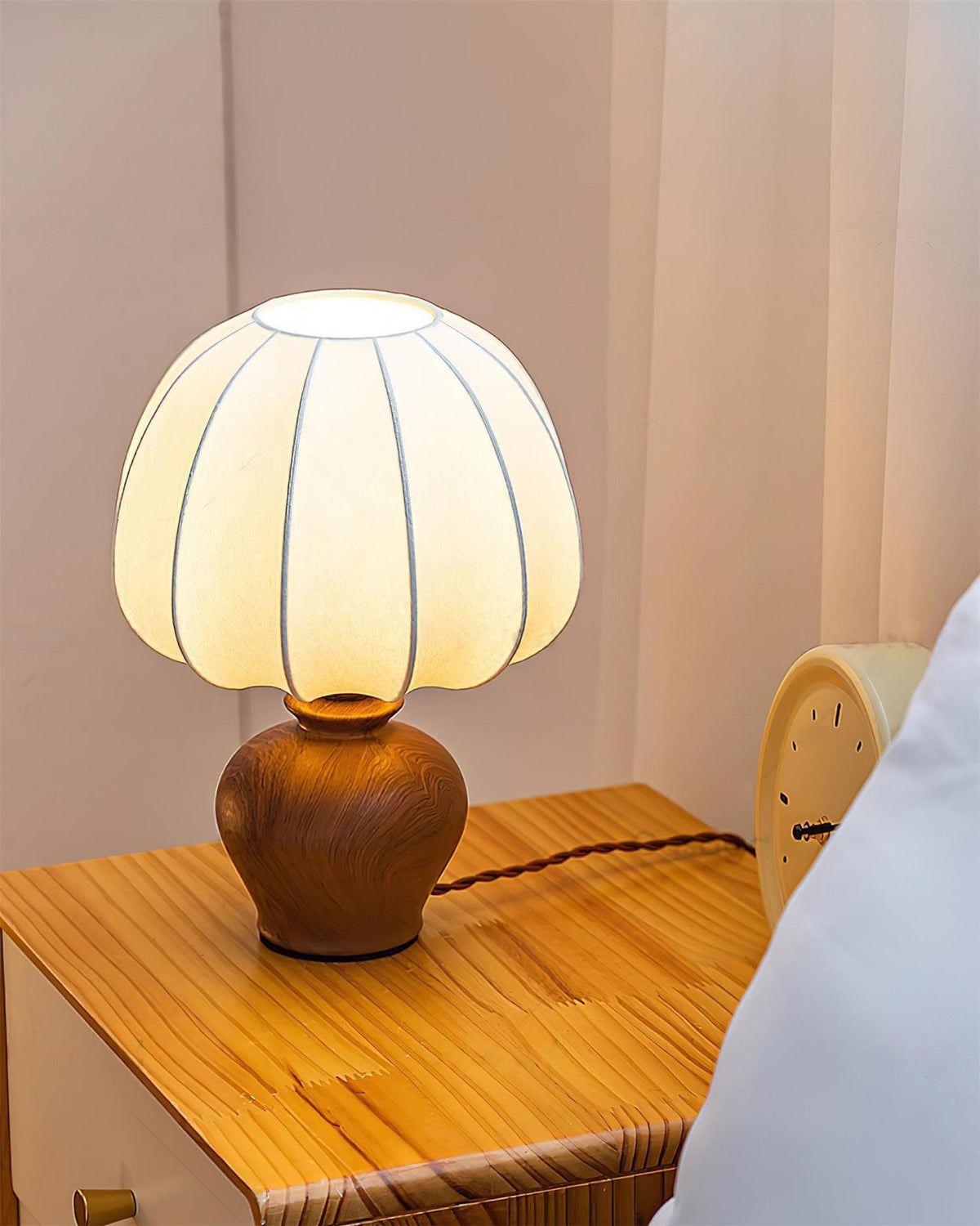 Mochy lampă de masă