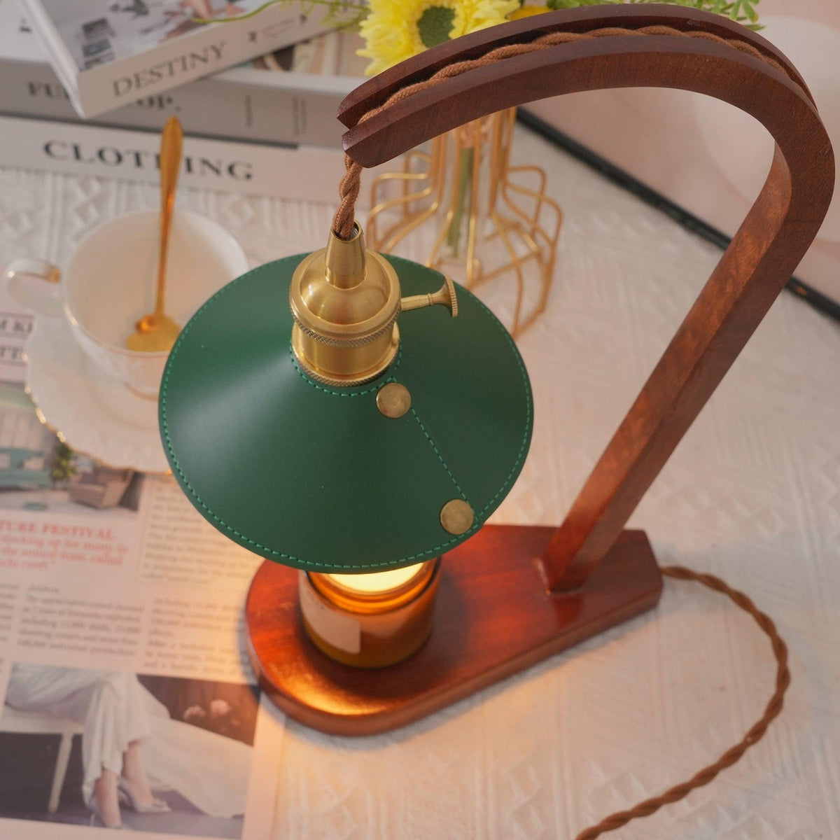 Oreliira lampă de masă