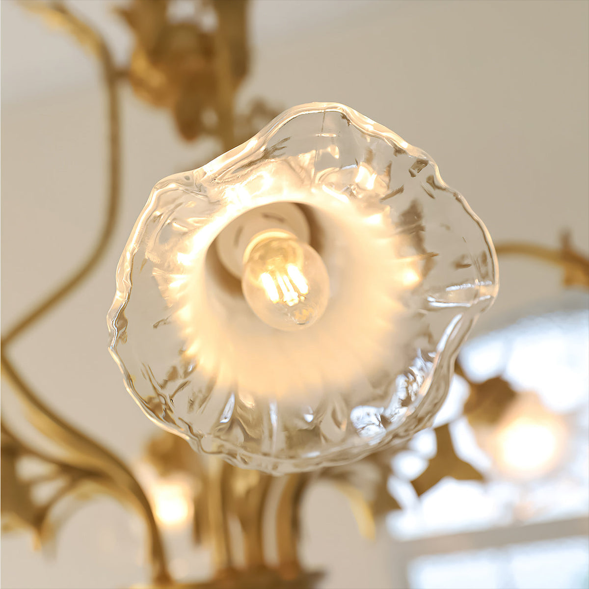 Lumaliel candelabru, cu flori